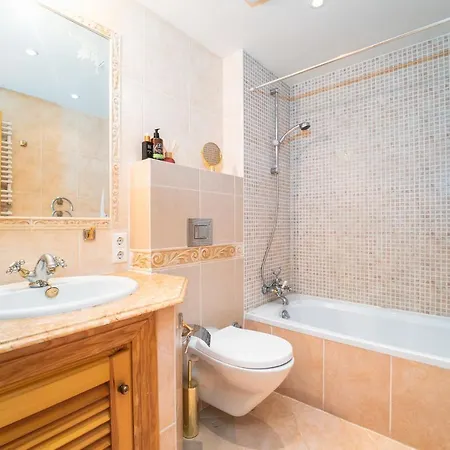 Azahara 1 3a Casa Concha Great Location And Nice View Located In The Popular Aloha Marbella