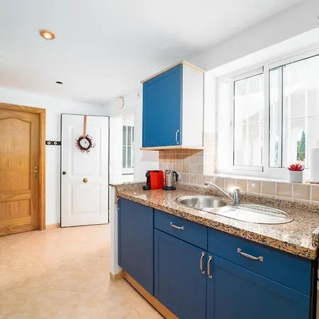 Azahara 1 3a Casa Concha Great Location And Nice View Located In The Popular Aloha *